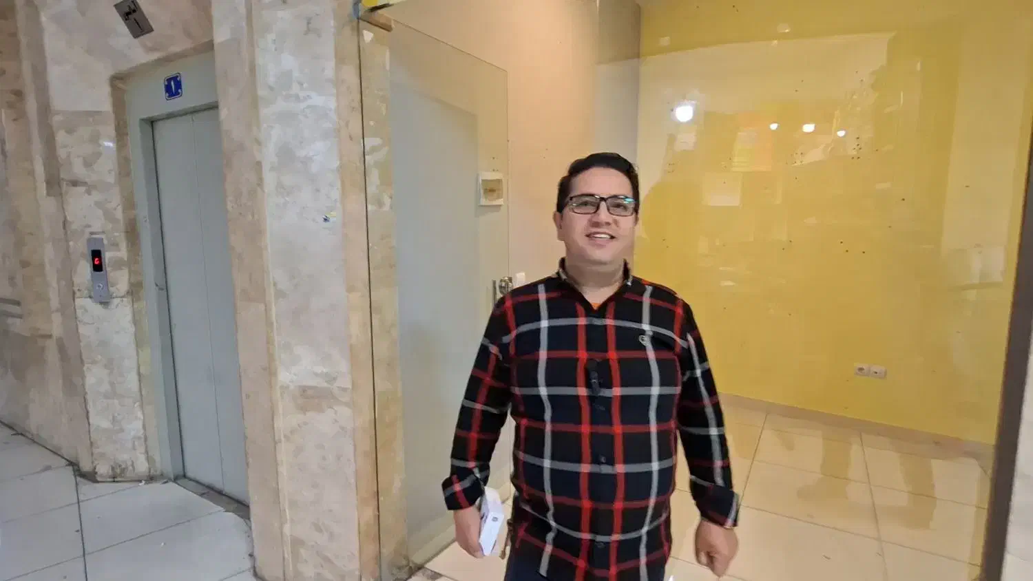 مغازه در طبقه اول پاساژ آریس جنب آسانسور|اجارهٔ مغازه و غرفه|مشگین شهر, |دیوار