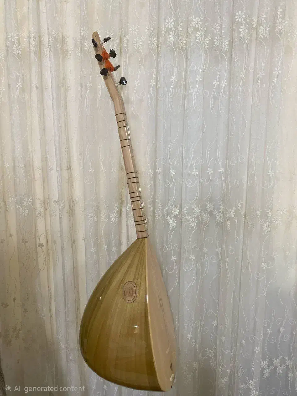 ساز باغلاما دسته کوتاه هناره|سازهای سنتی|ارومیه, |دیوار