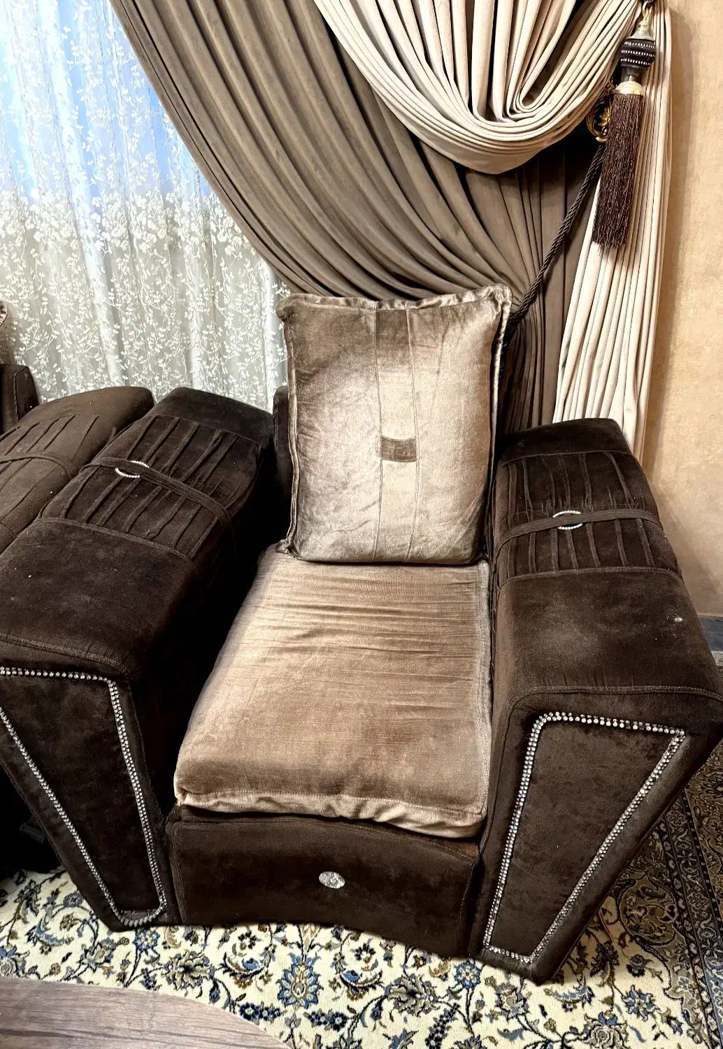 مبل راحتی ۷ نفره  با میز وسط|مبلمان خانگی و میز عسلی|رشت, دروازه لاکان|دیوار