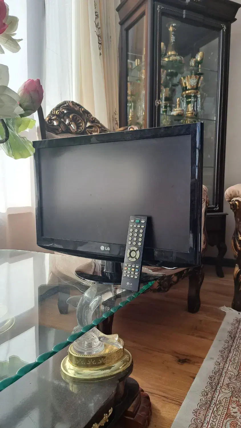 تلویزیون ۲۲ اینچ ال سی دی ال جی اصلی|تلویزیون و پروژکتور|قزوین, |دیوار