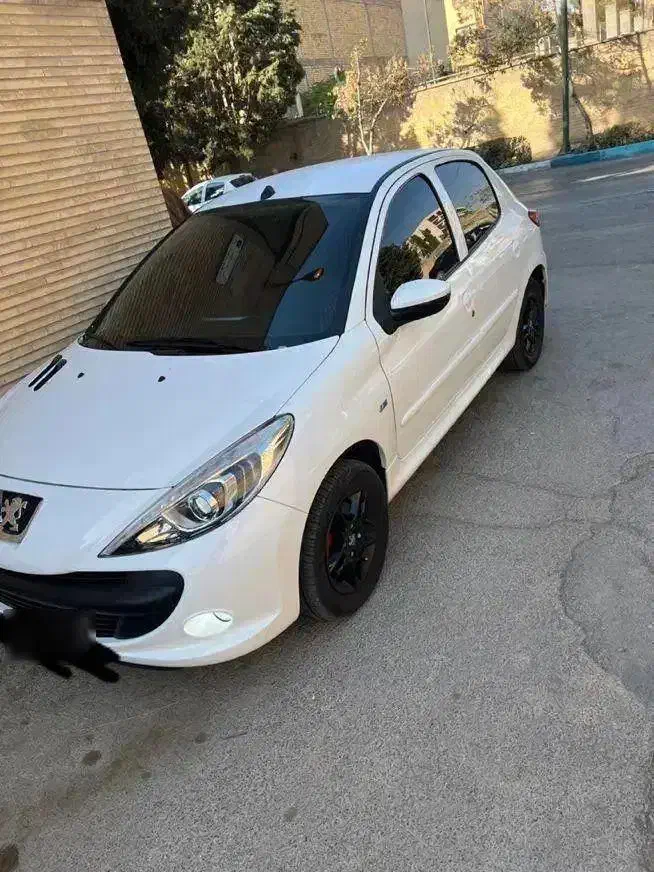 پژو 207 Mc 1402|خودرو سواری و وانت|اصفهان, باغ دریاچه|دیوار