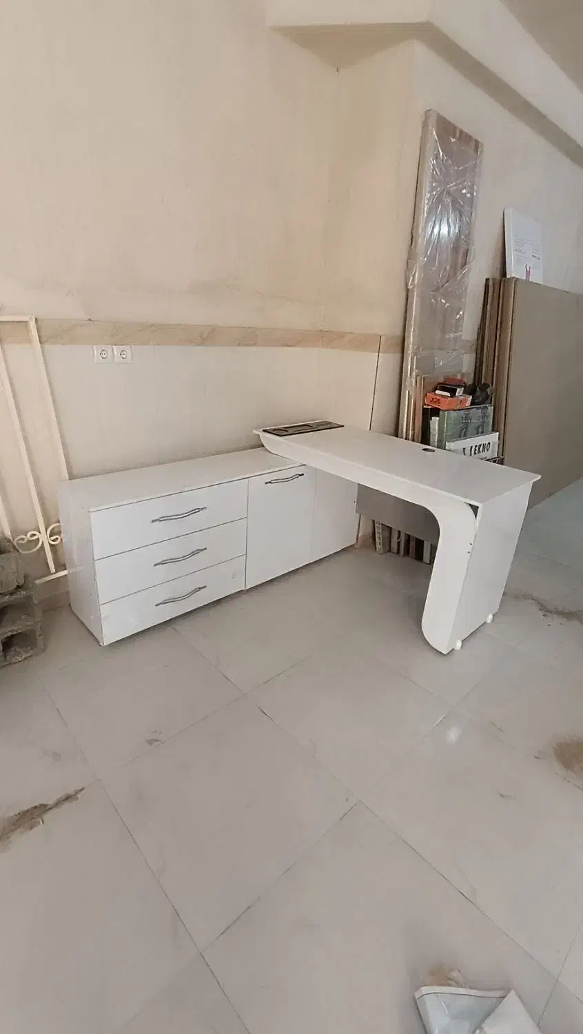 میز کار|میز تحریر و کامپیوتر|سقز, |دیوار