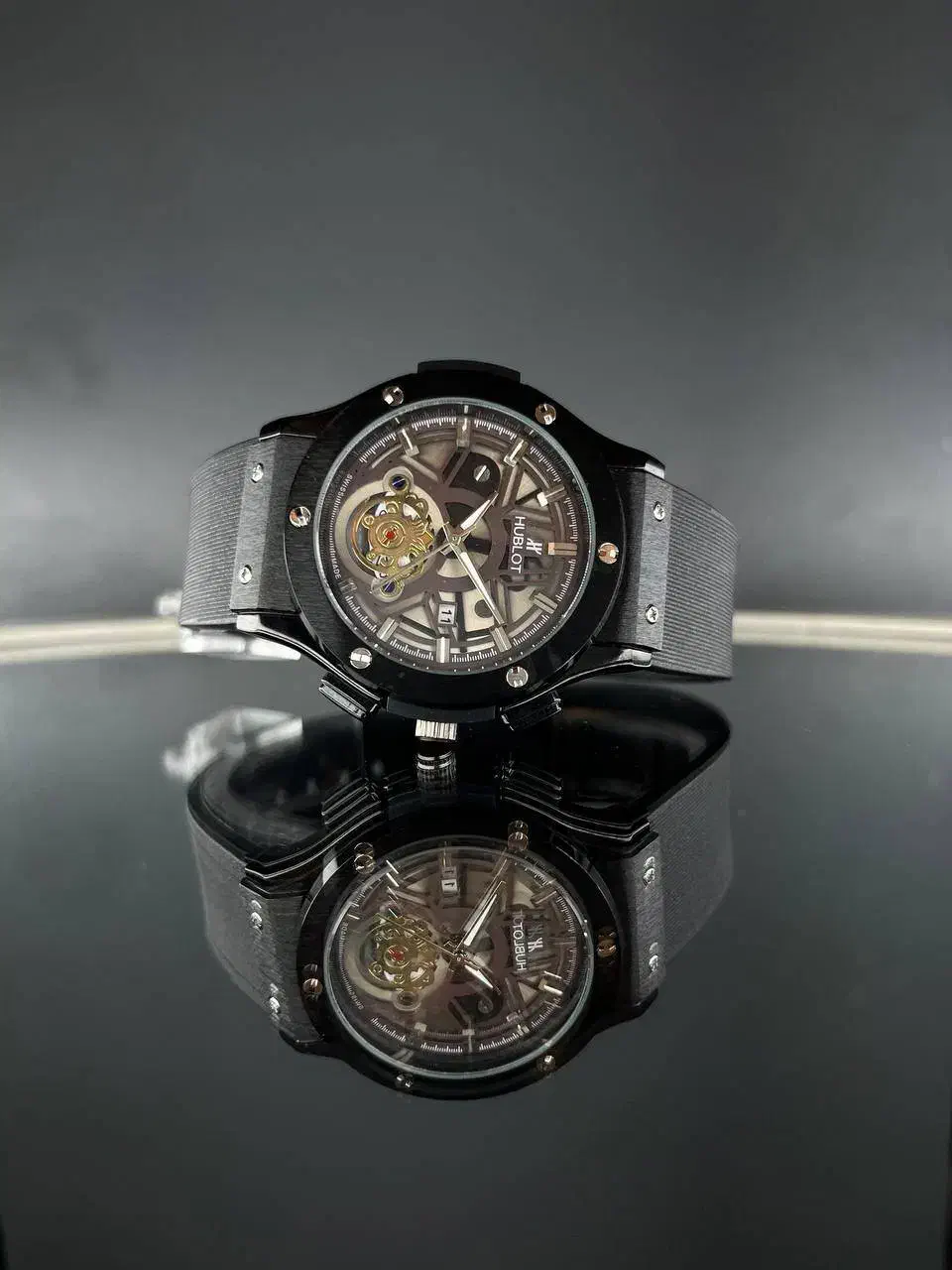 ساعت هابلوت|ساعت|گرمدره, |دیوار