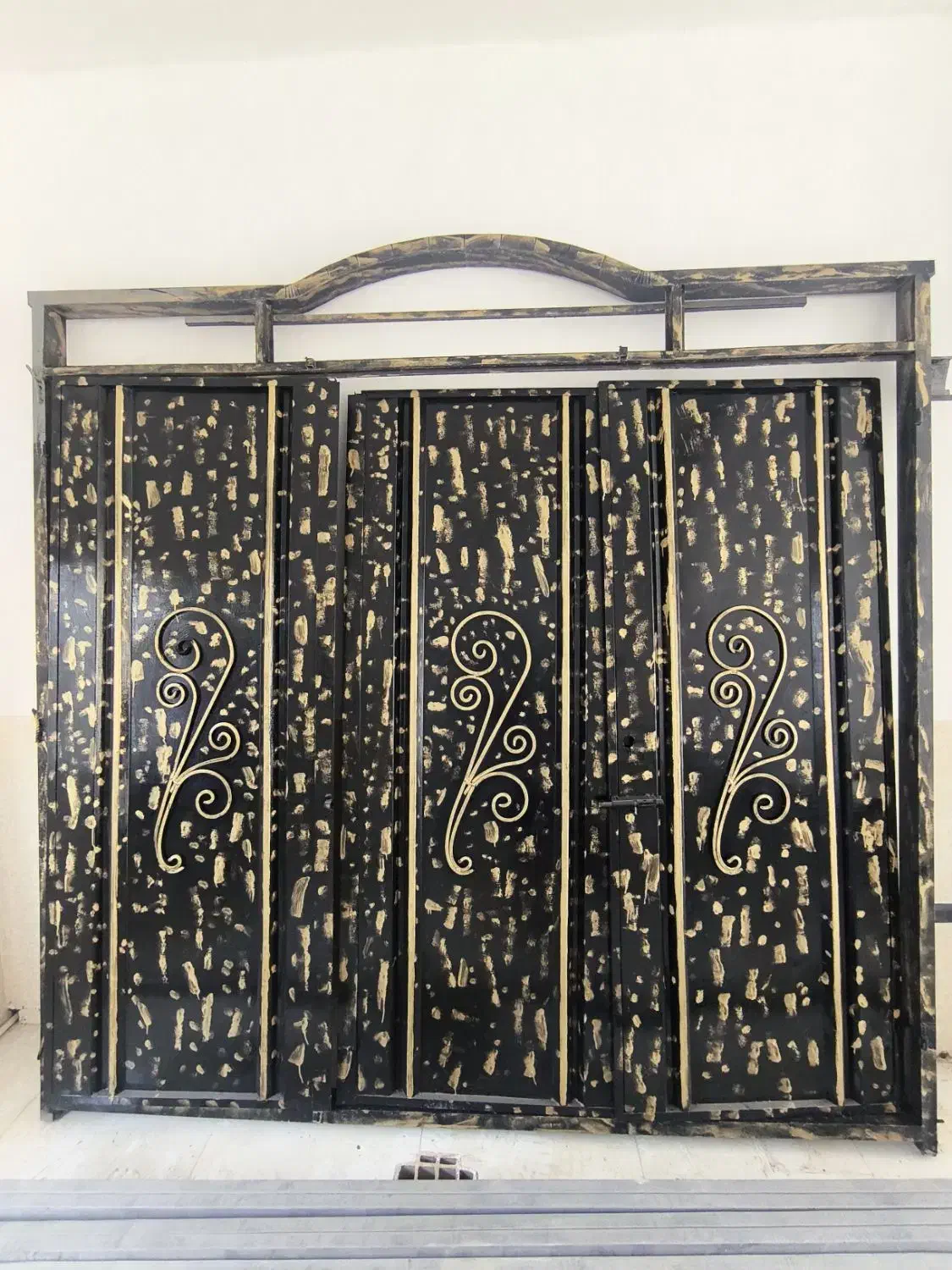 درب آهنی حیاط|مصالح و تجهیزات ساختمان|گلی داغ, |دیوار