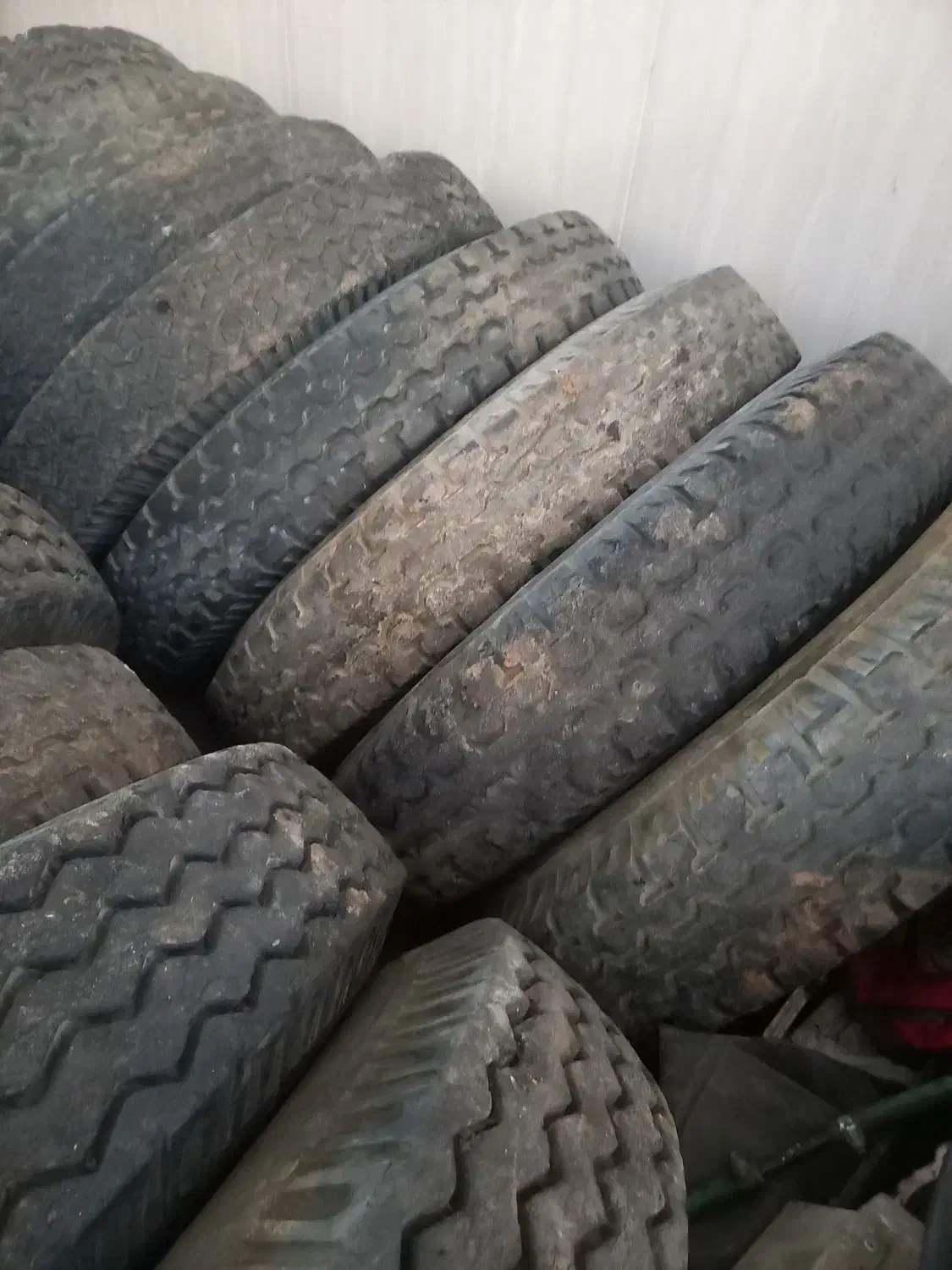 لاستیک لیفتراک|قطعات یدکی و لوازم جانبی|باقرشهر, |دیوار