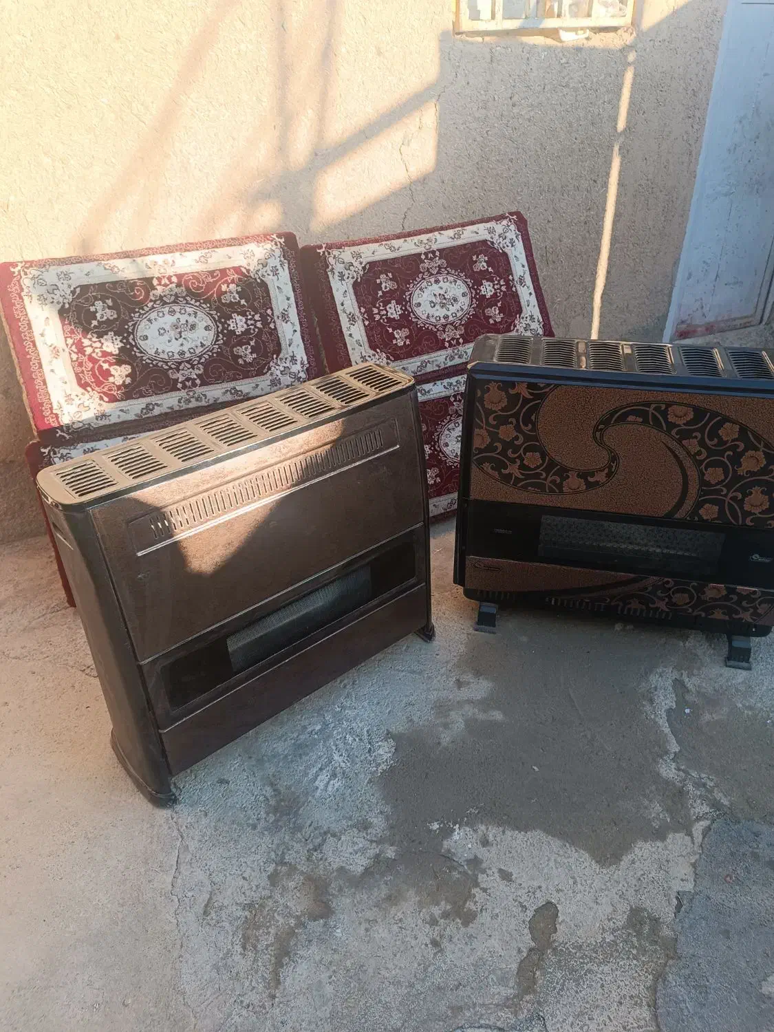 ۲عددبخاری۱۲۰۰۰و۶عدد پشتی قیمت ۱۰۰۰۰۰۰۰|بخاری، هیتر، شومینه|دهگلان, |دیوار