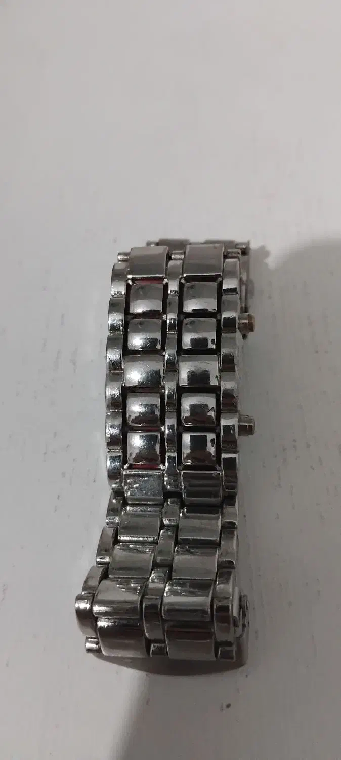 ساعت مچی|ساعت|کرج, حصارک بالا|دیوار