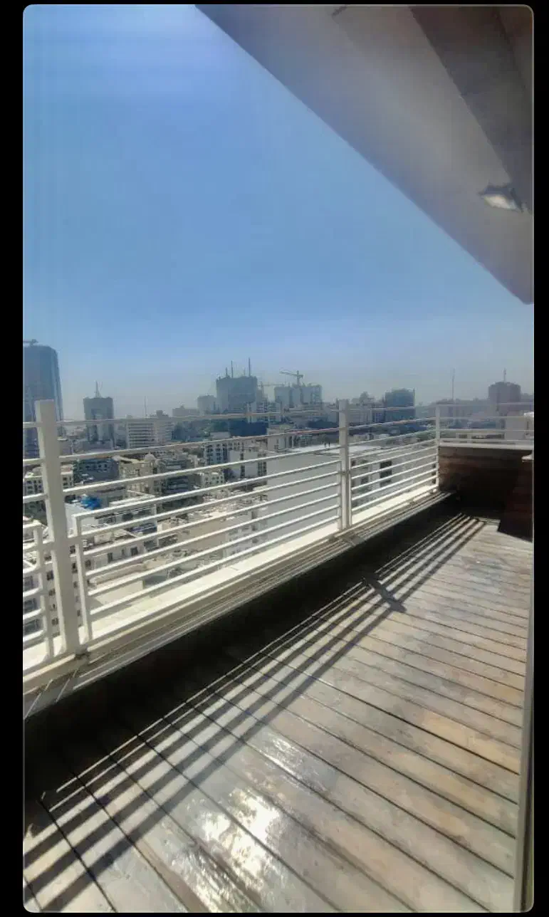 ۲۵۰ متر جردن کلید نخورده / غرق نور / مدرن