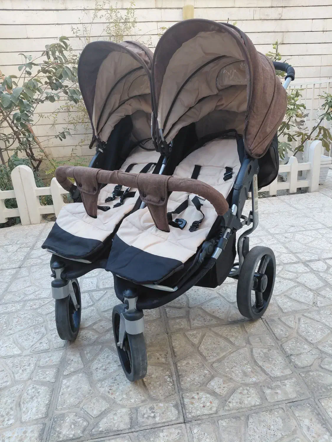 کالسکه ۲قلو . برند ایتالیایی. ۱سال استفاده شده|کالسکه و لوازم جانبی|اندیشه, اندیشه فاز ۱|دیوار