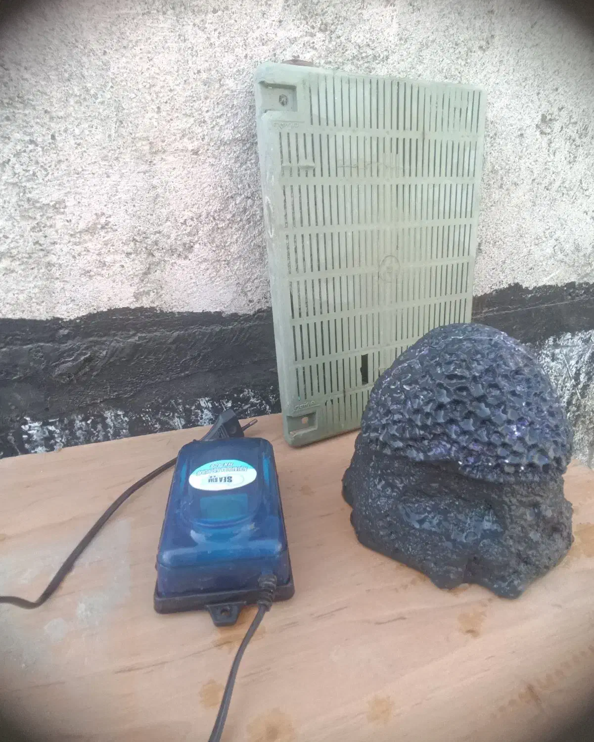 پمپ اکواریوم سالم با این دوتایی دیگه|ماهی|مشهد, رده|دیوار