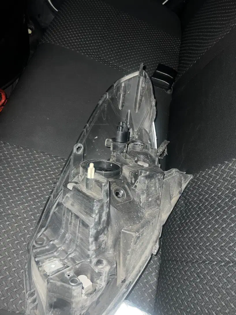 چراغ جلو ساندرو|قطعات یدکی و لوازم جانبی|تهران, سازمان آب|دیوار