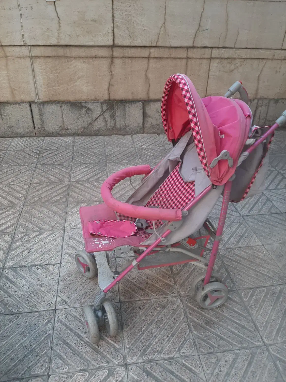 کالسکه|کالسکه و لوازم جانبی|خوی, |دیوار