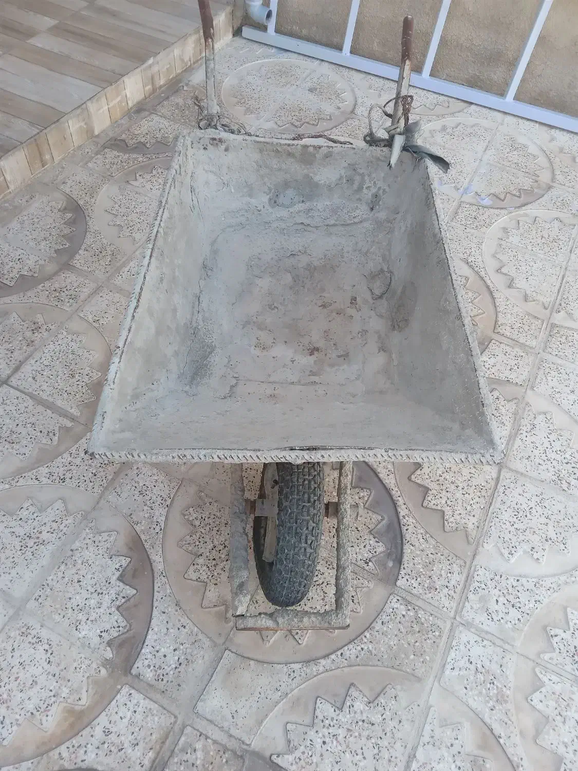 فرغون|مصالح و تجهیزات ساختمان|ایوان, |دیوار