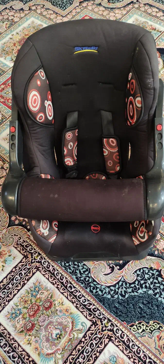 صندلی کودک(ماشین)|تخت و صندلی بچه|اصفهان, ناصرخسرو|دیوار