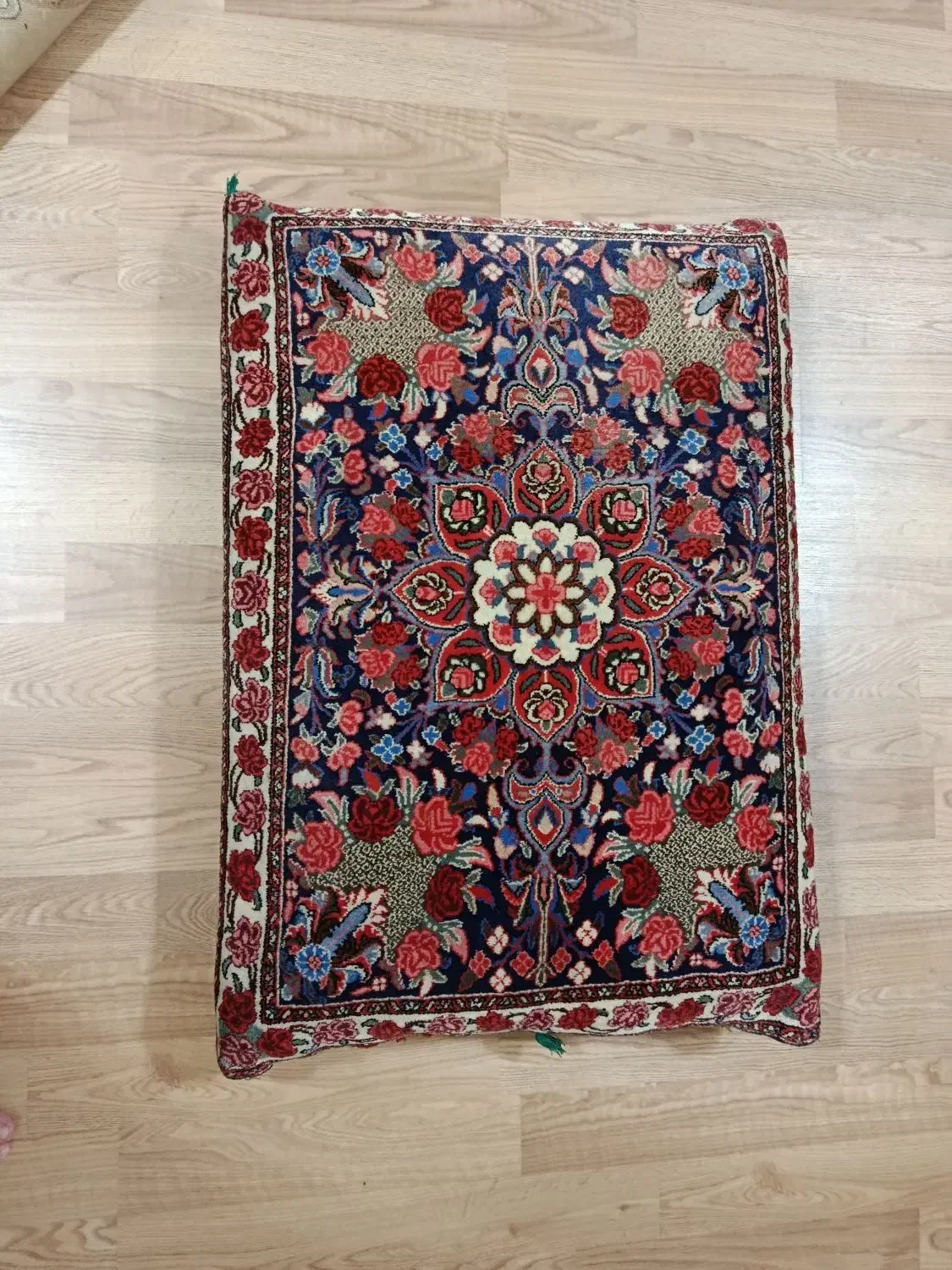 فرش دست بافت گل سرخ بیجار|فرش|نسیمشهر, |دیوار