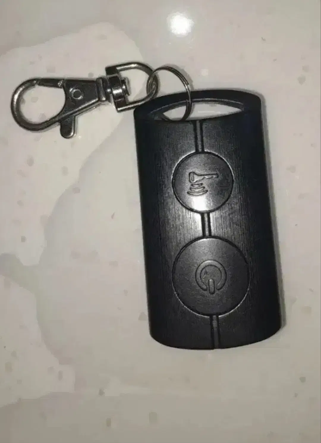 ریموت گمشده|اشیا|رامهرمز, |دیوار