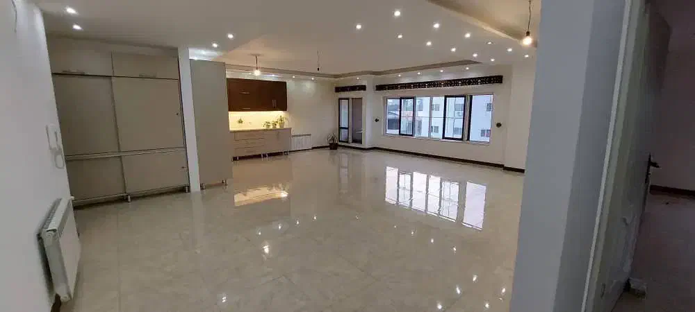 اجاره آپارتمان ۱۵۰ متر بهترین لوکیشن خیابان هراز|اجارهٔ آپارتمان|آمل, |دیوار