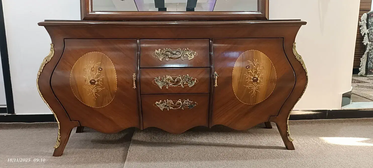 آینه و کنسول نو. مناسب جهیزیه|بوفه، ویترین، کنسول|میاندوآب, |دیوار