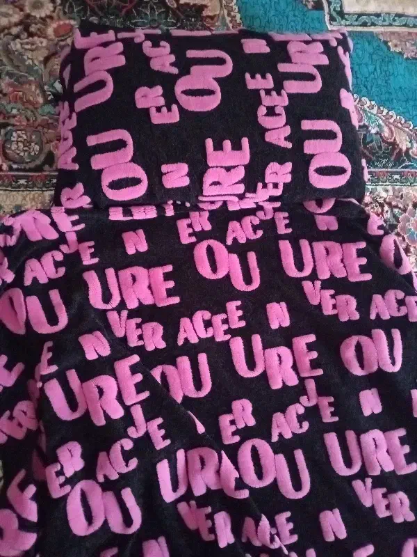 رو بالشی|رختخواب، بالش، پتو|مسجد سلیمان, |دیوار