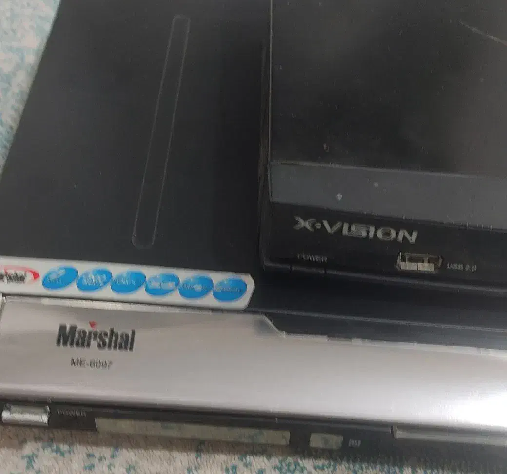 یک دستگاه  DVDوی دستگاه گیرنده شبکه های استانی|صوتی و تصویری|مشهد, کاظم آباد پنجشنبه|دیوار