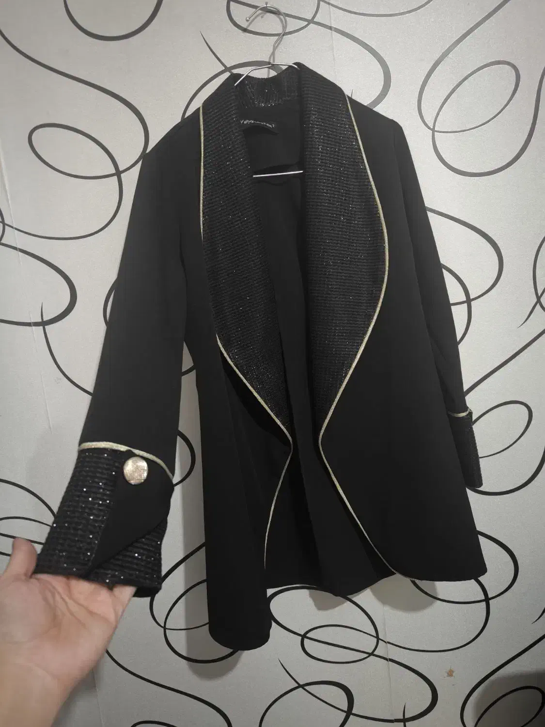 کت رنانه|لباس|فردیس, منظریه|دیوار