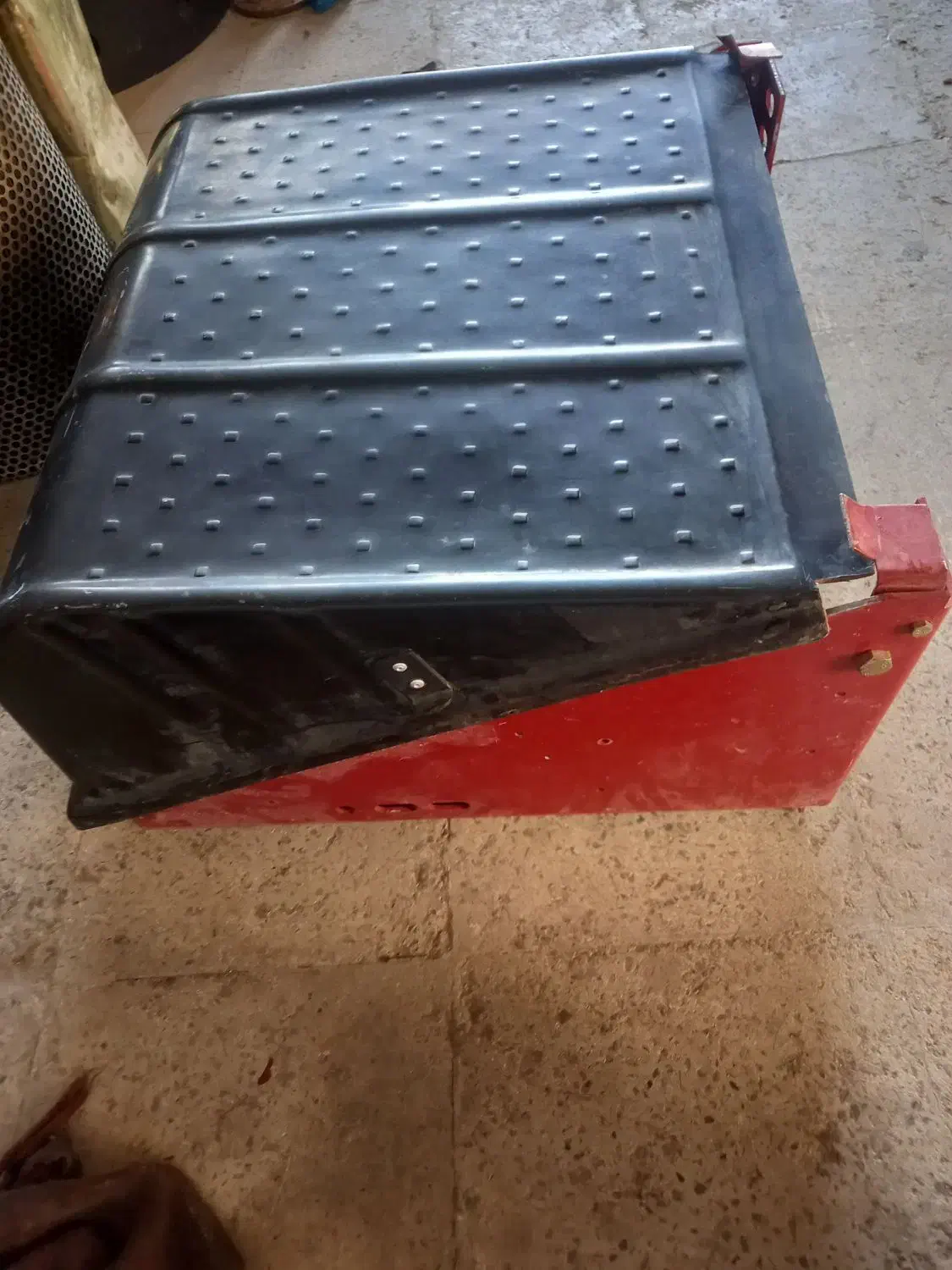 لوازم بنز|قطعات یدکی و لوازم جانبی|رباط‌کریم, رباط‌کریم|دیوار