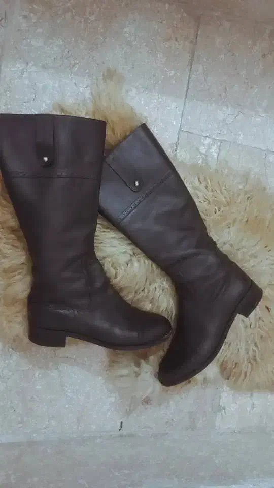 کتونی نایک وارداتی سایز ۴۱ و بوت چرم|کیف، کفش، کمربند|رشت, گلباغ نماز|دیوار