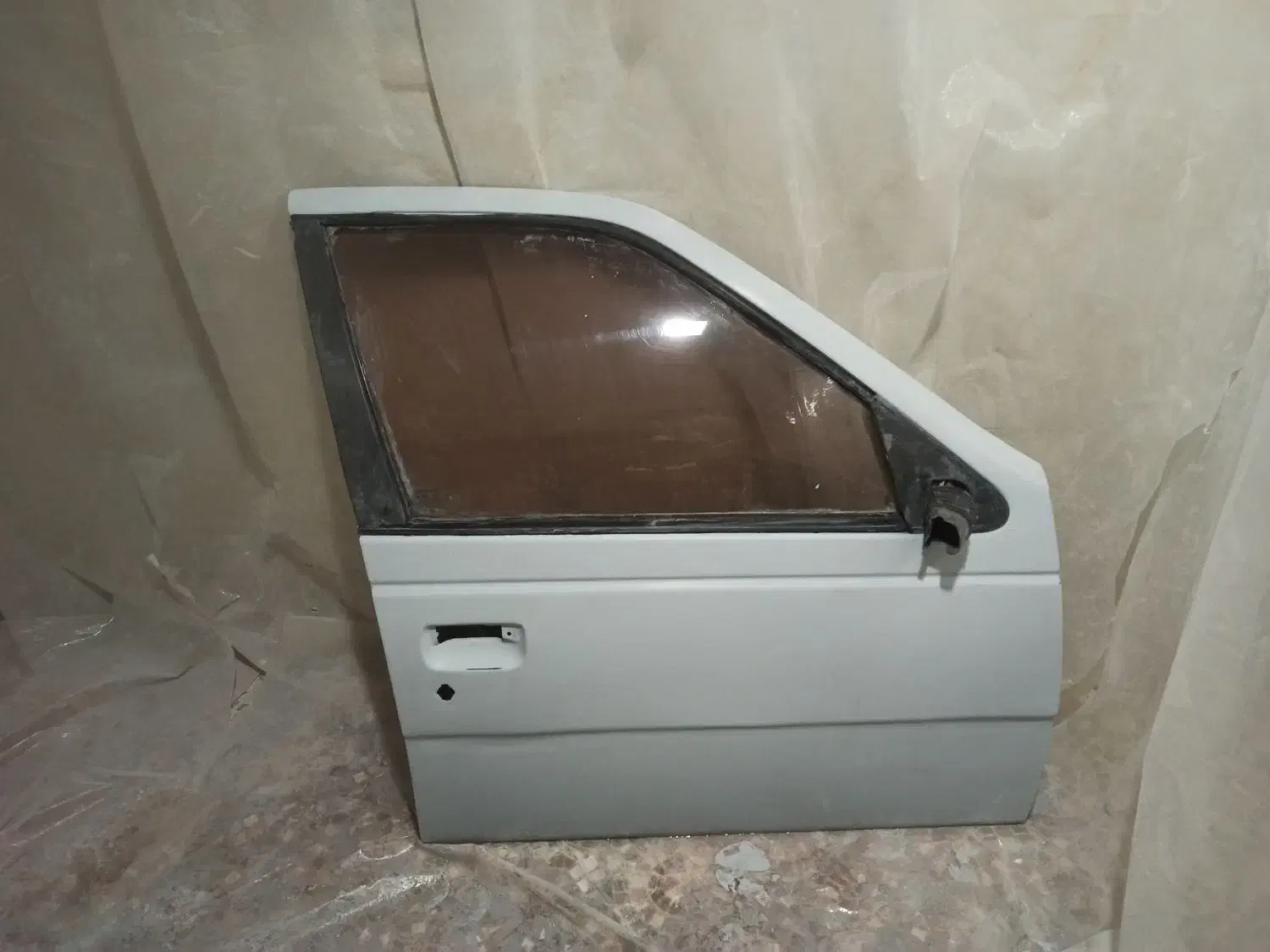 درب سمت شاگرد اردی ۴۰۵ و روآ استر شده|قطعات یدکی و لوازم جانبی|اصفهان, کوی شهید کشوری|دیوار