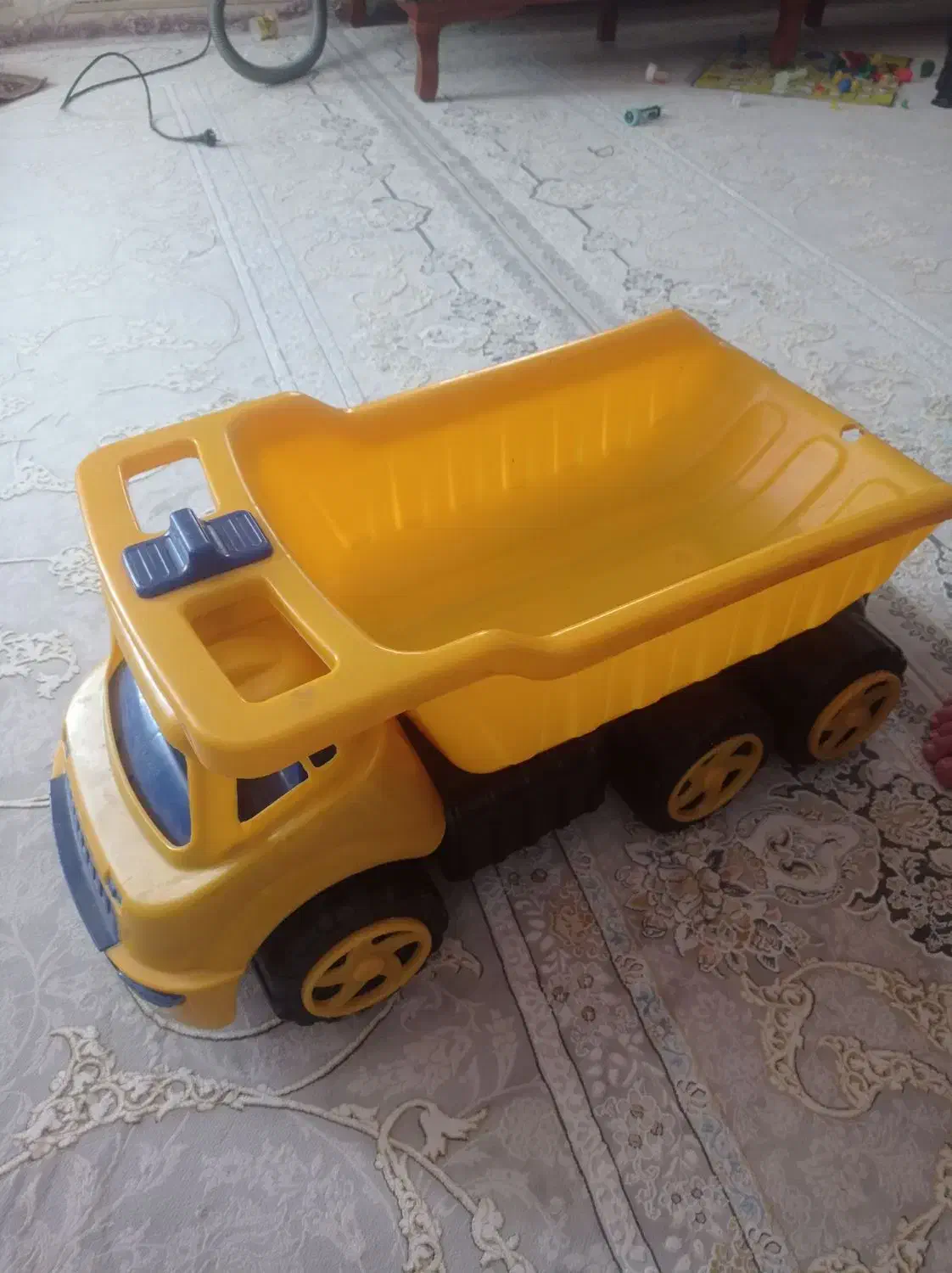 کامیون اسباب‌بازی بزرگ با کمک‌فنر  کیفیت عالی|اسباب‌‌بازی|خرمشهر, |دیوار