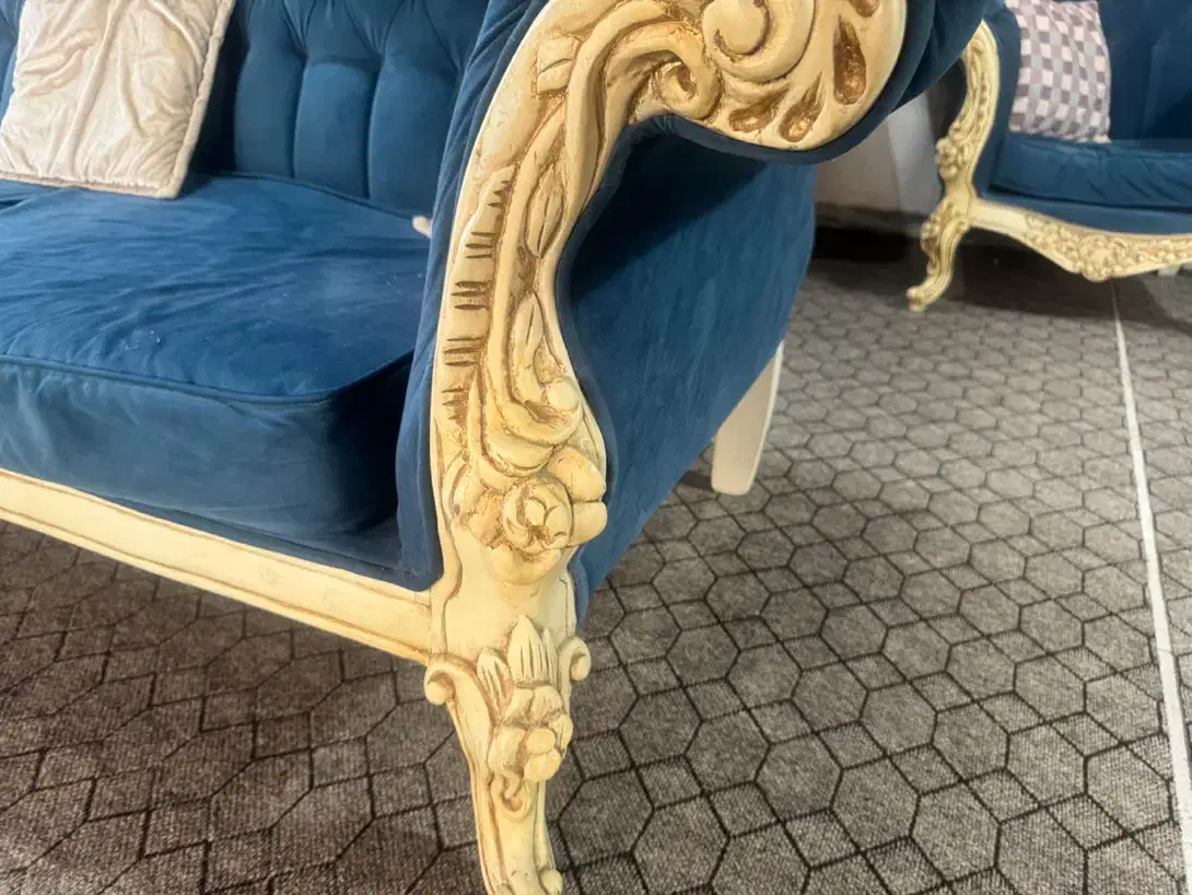 مبل سلطنتی با رنگ ابی درباری|مبلمان خانگی و میز عسلی|رشت, گلسار|دیوار