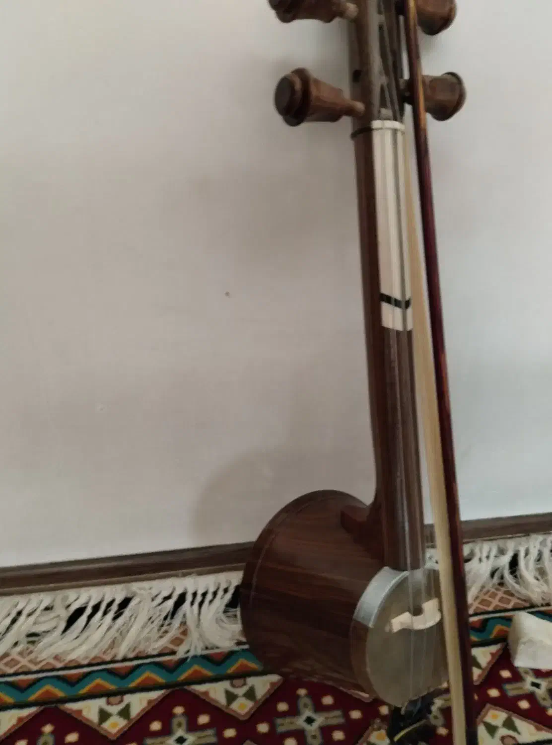 کمانچه تنبک|سازهای سنتی|شهرکرد, |دیوار