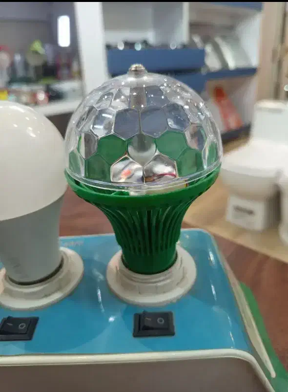 لامپ دیسکویی|ریسه و چراغ تزئینی|کاشان, فاز ۲ ناجی آباد|دیوار