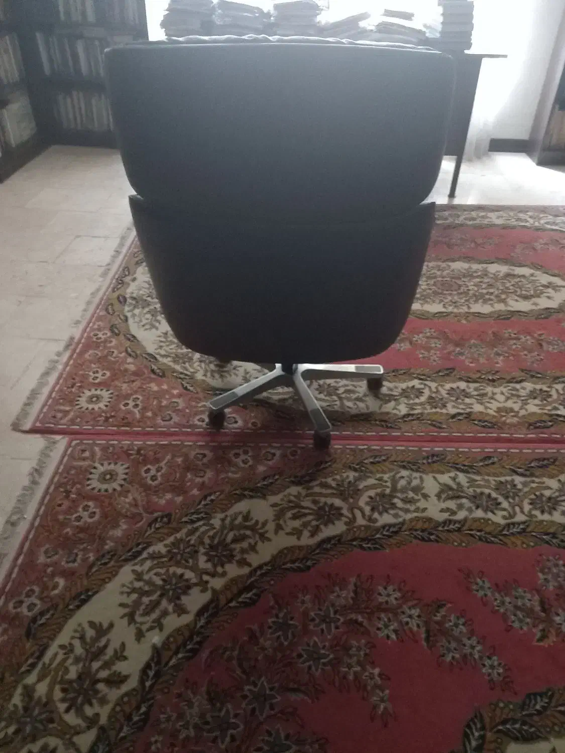 صندلی چرخ دار بزرگ قهوه ای کارکرده|صندلی و نیمکت|تهران, باغ فیض|دیوار