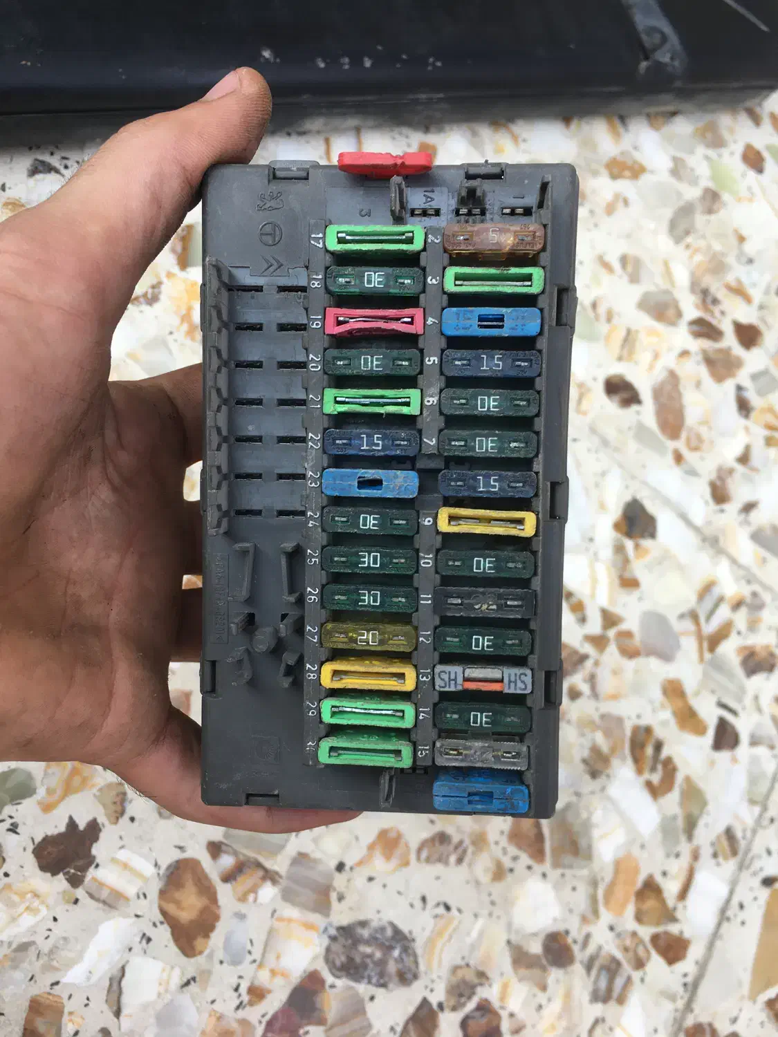 تودری(رودری) کیلومتر جعبه فیوز داشبورد آردی و ۴۰۵|قطعات یدکی و لوازم جانبی|شیراز, پانصد دستگاه ارتش|دیوار