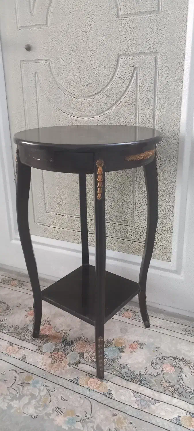 میز تلفن سالم|میز تلفن|ری, دیلمان|دیوار