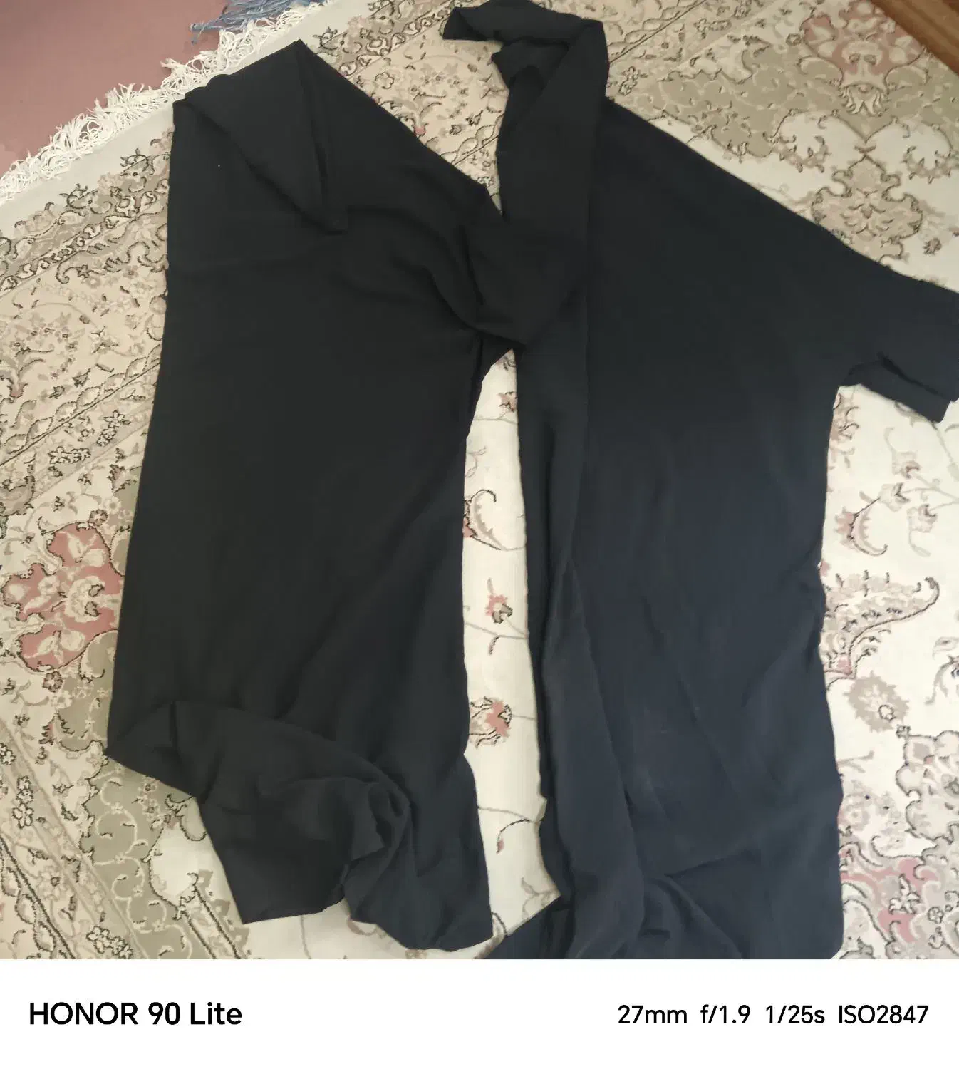 چادر مشکی|لباس|کرج, ساسانی (قلمستان)|دیوار