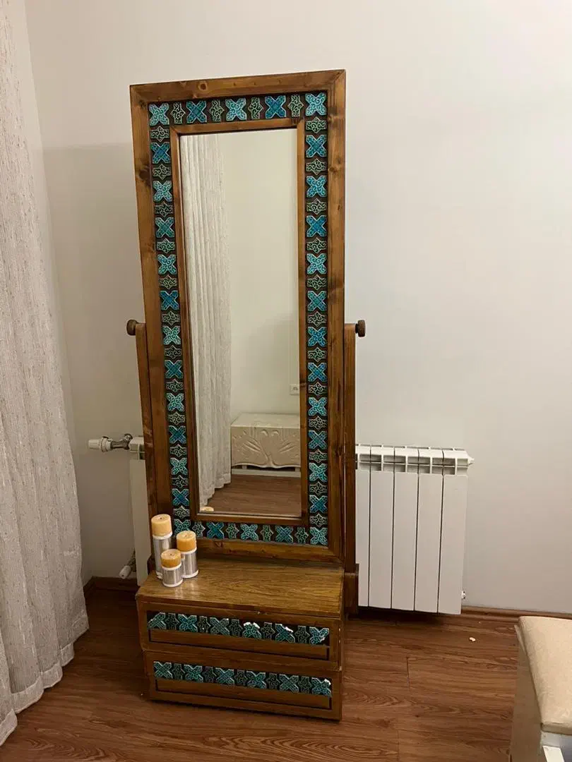 آینه|آینه|آستارا, |دیوار