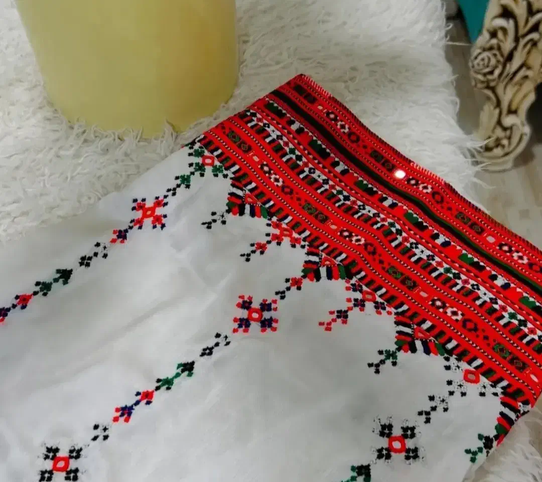 گلدوزی و کریشی|لباس|سراوان, |دیوار