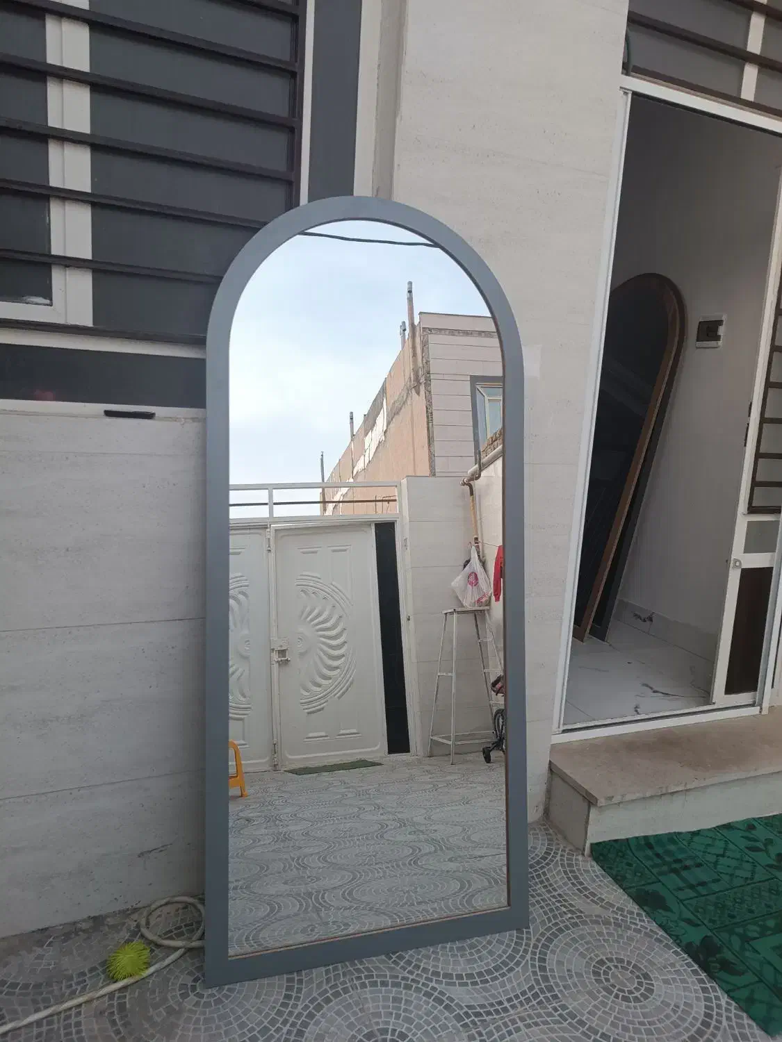 آینه|آینه|خرمآباد, |دیوار