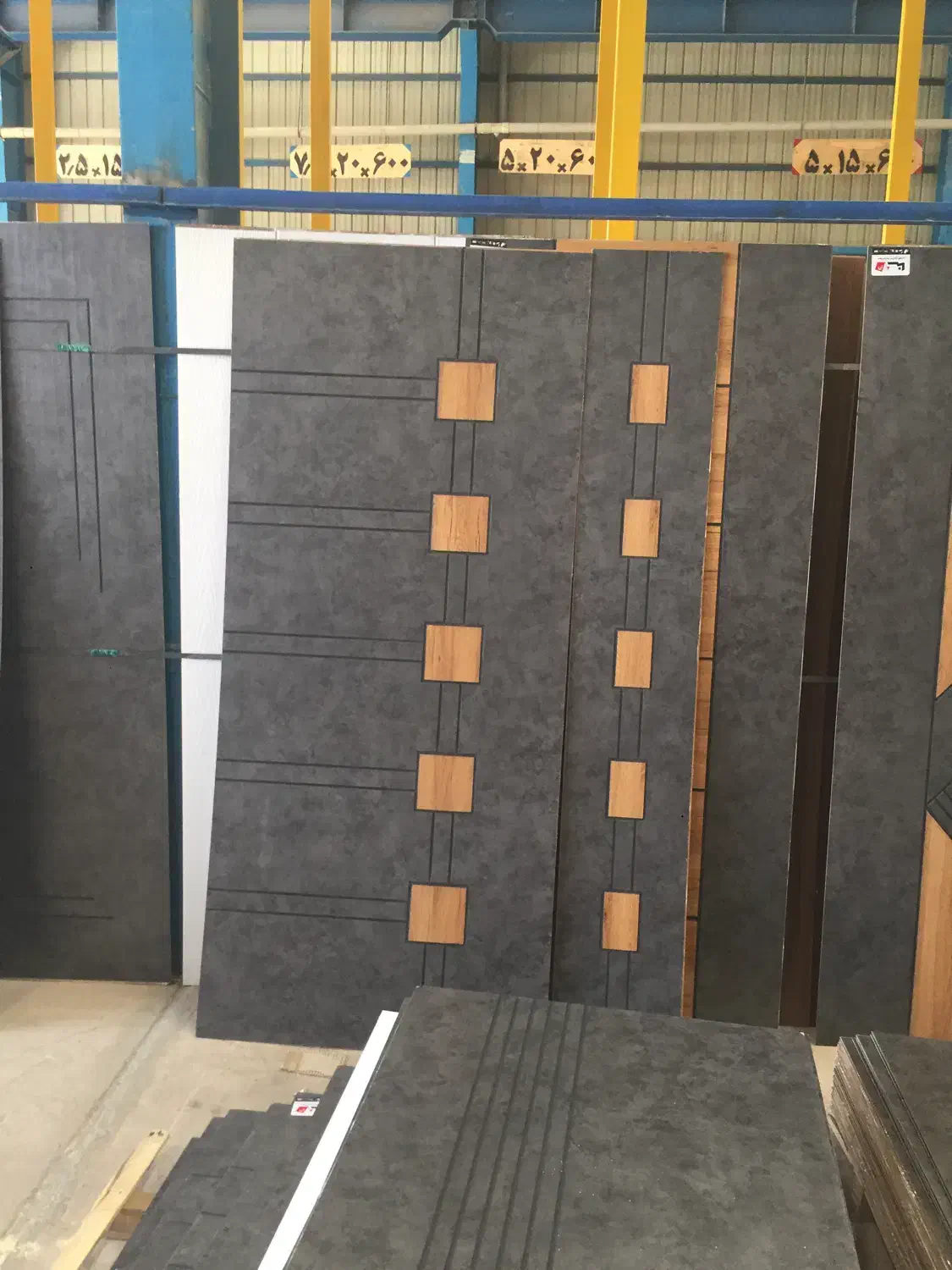 تعمییر و ساخت و رنگ کاری انواع درب اتاقی|خدمات پیشه و مهارت|کرمان, |دیوار