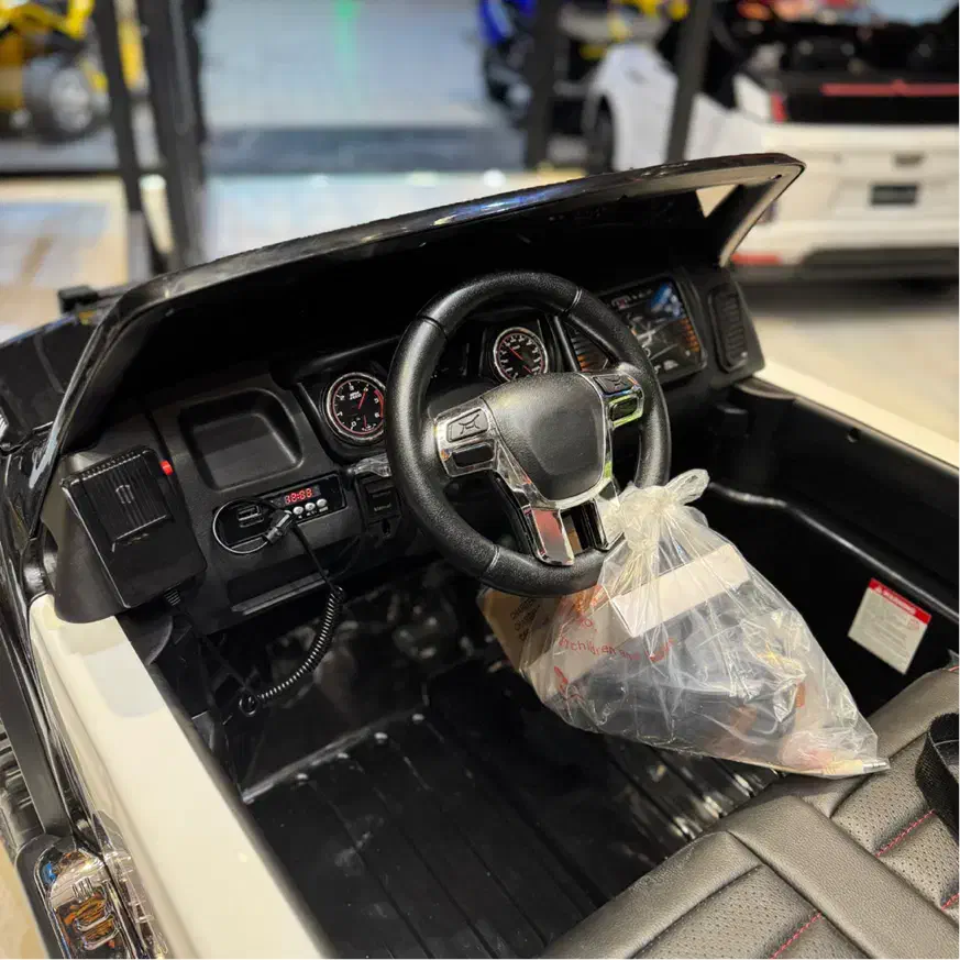 ماشین شارژی فورد پلیس کمک فنر فلزی ( موتورشارژی )|اسباببازی بچه|مشهد, آبکوه|دیوار