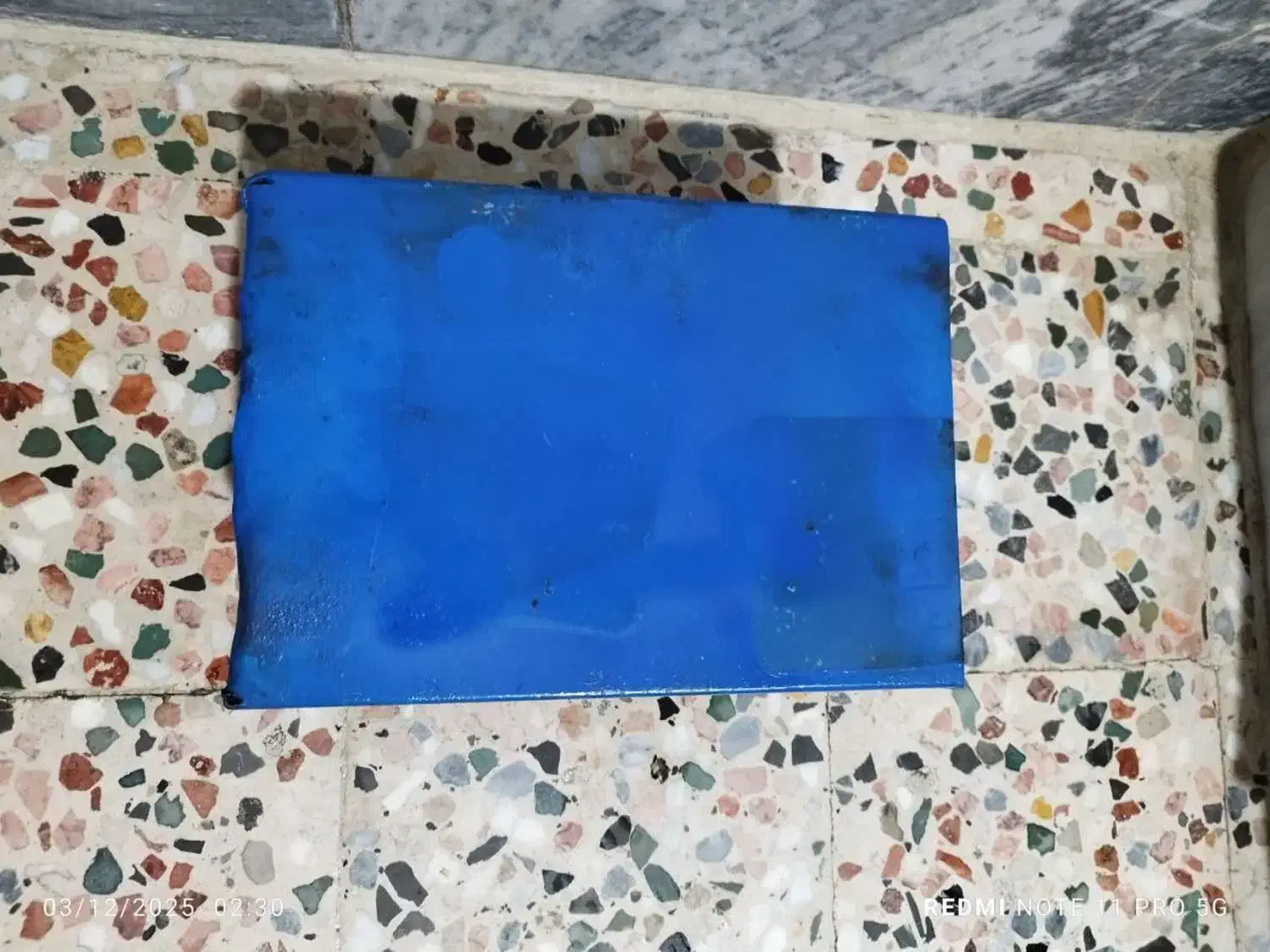 قفل در حیاط،چهار پایه،حباب لامپ|صندلی و نیمکت|خرم‌آباد, |دیوار