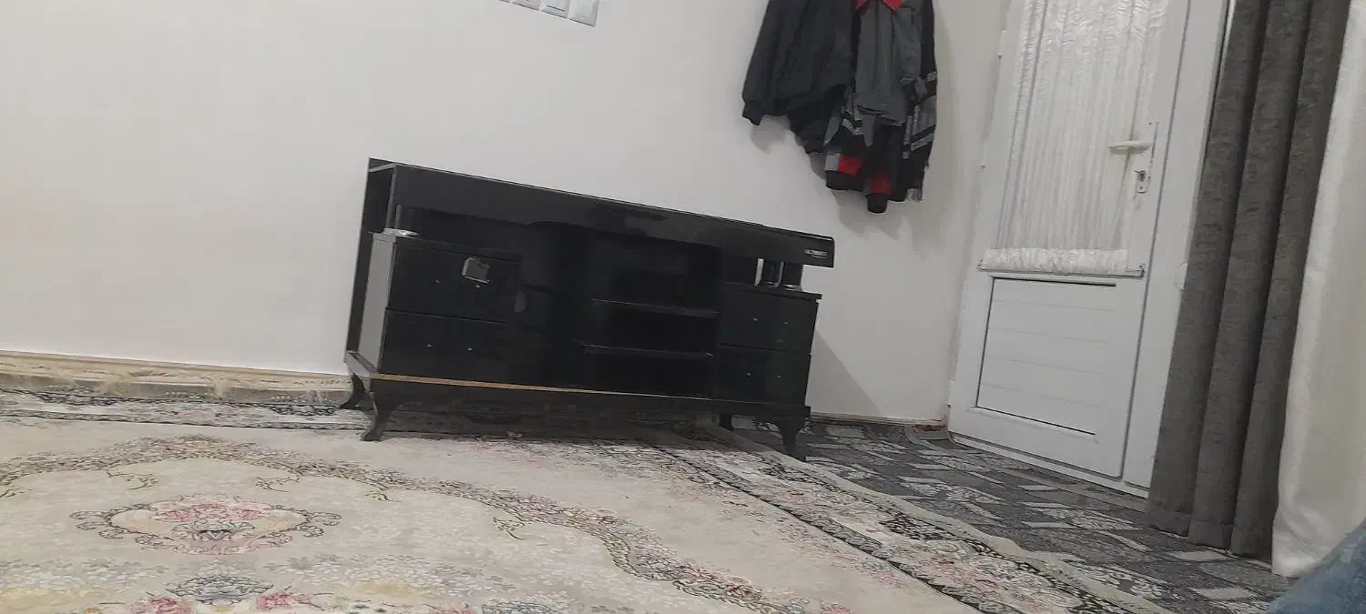 زیر تلویزیون کار کرده|میز تلویزیون|پارس‌آباد, |دیوار