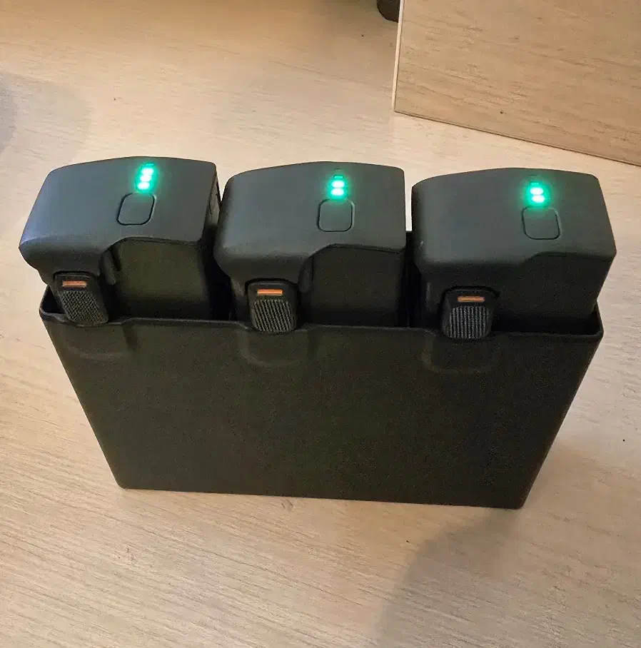 فروش ۳ عدد باطری اواتا ۲ به همراه هاب شارژ|دوربین عکاسی و فیلم‌برداری|تهران, تهرانپارس غربی|دیوار