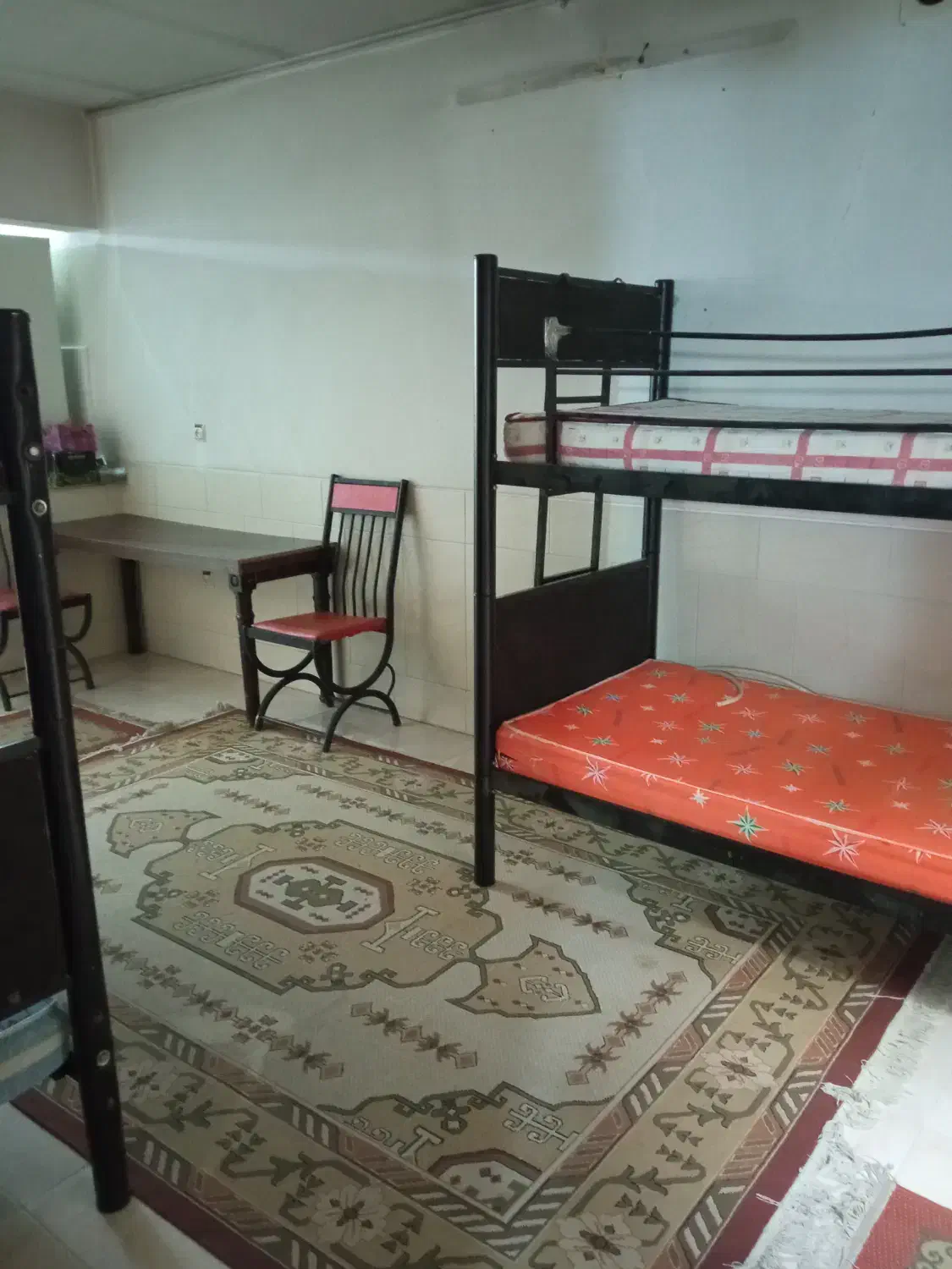 توجه توجه خوابگاه   ۶ نفره آقایان|اجارهٔ کوتاه‌مدت آپارتمان و سوئیت|اصفهان, شهرک ولیعصر|دیوار