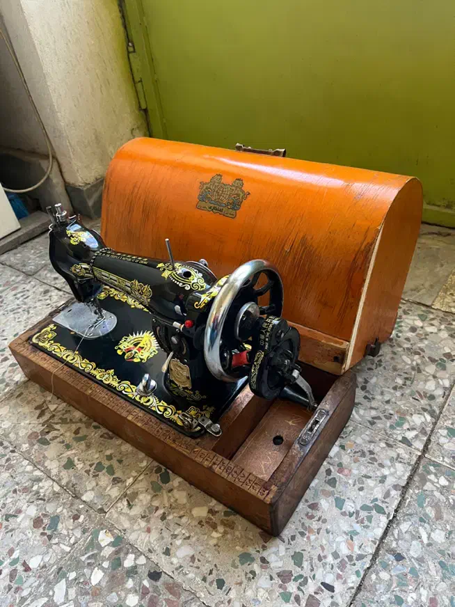 چرخ قدیمی|چرخ خیاطی و ریسندگی|آق قلا, |دیوار