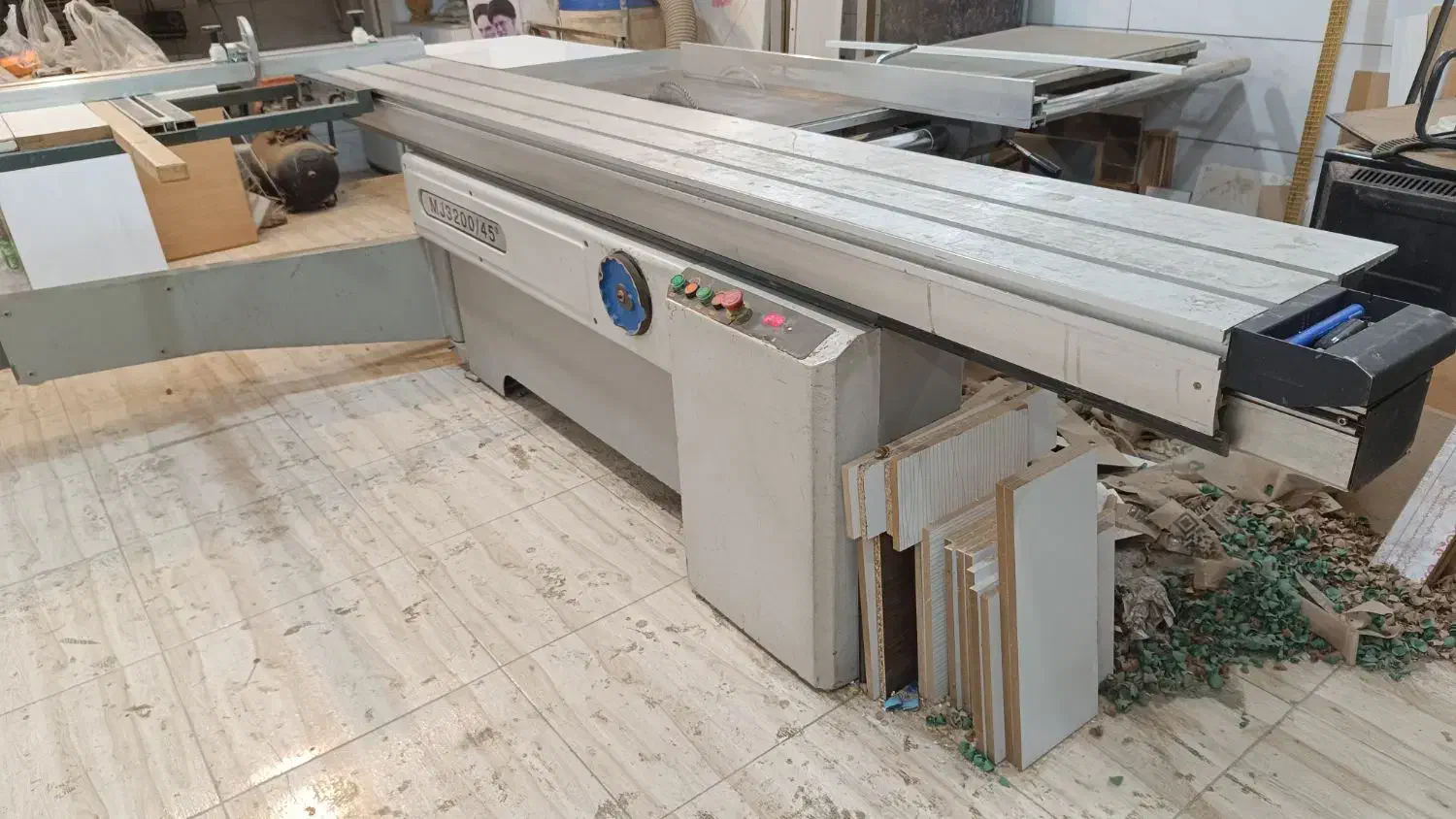 پنل بر 320 توکل|ماشینآلات صنعتی|اصفهان, باغ فدک|دیوار