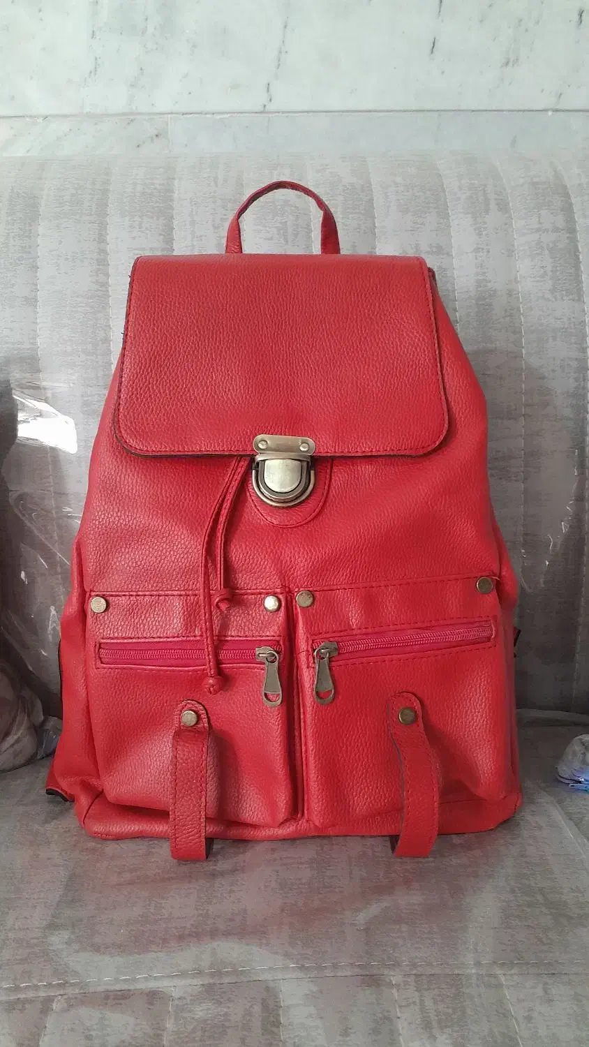 کیف سالم و مرتب دو عدد یکی ۲۰۰ یکی ۱۰۰|کیف، کفش، کمربند|نیشابور, رحمت آباد|دیوار