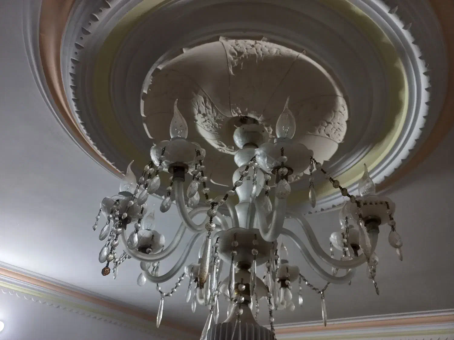 لوستر ۸شاخه ای سالم سالم|لوستر و چراغ آویز|نیشابور, گنبد سبز|دیوار