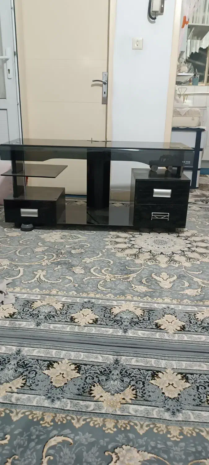 میز تلویزیون شیشه ای|میز تلویزیون|کرج, ساسانی (قلمستان)|دیوار